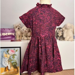 robe fillette en Liberty qualité lantana fuchsia motif art déco laine et coton pour occasion, noël, cérémonie